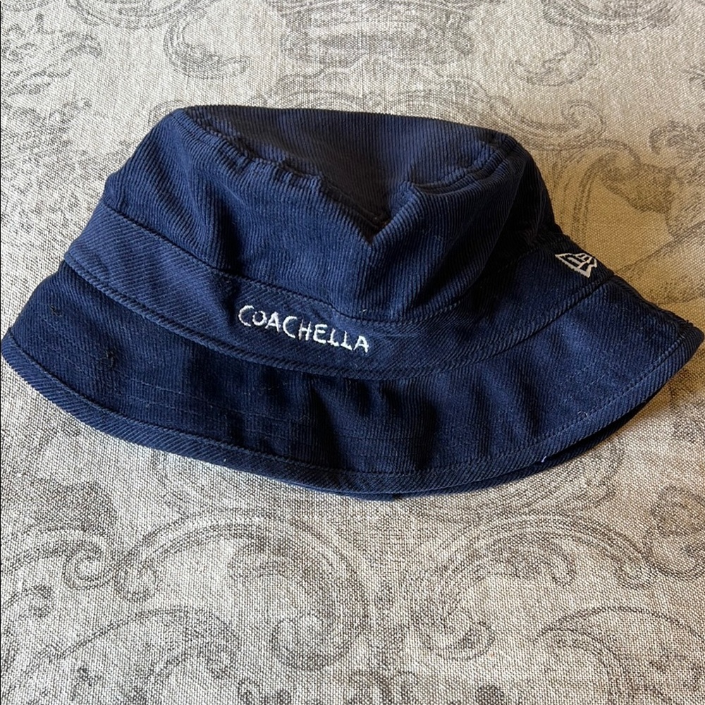 NWOT New Era Coachella Corduroy Bucket Hat